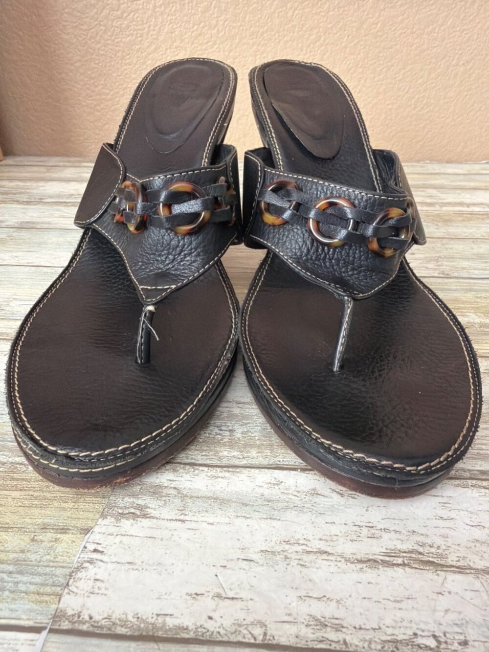 Frye Black Leather Thong Sandals Tortoise Chain Detail Women’s Sz 9 Pre-owned - Picture 5 of 14
